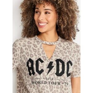 Maurice’s AC/DC tee